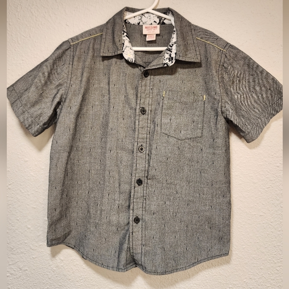 Boys Small (6-7) Mossimo Button Down Short Sleeve Shirt